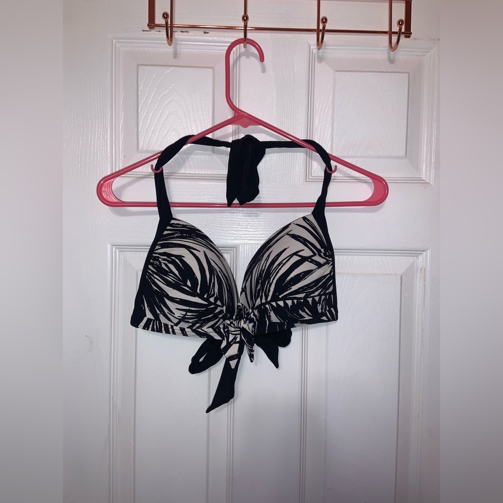 Black and white bikini top